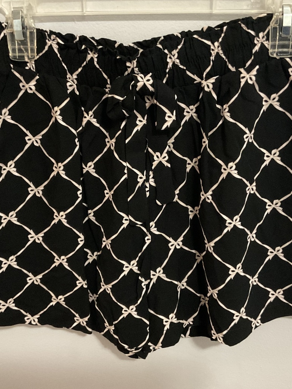 Women’s NWT Blu pepper Linen-blend Pull-on Shorts,Black with Tan Bows, MED